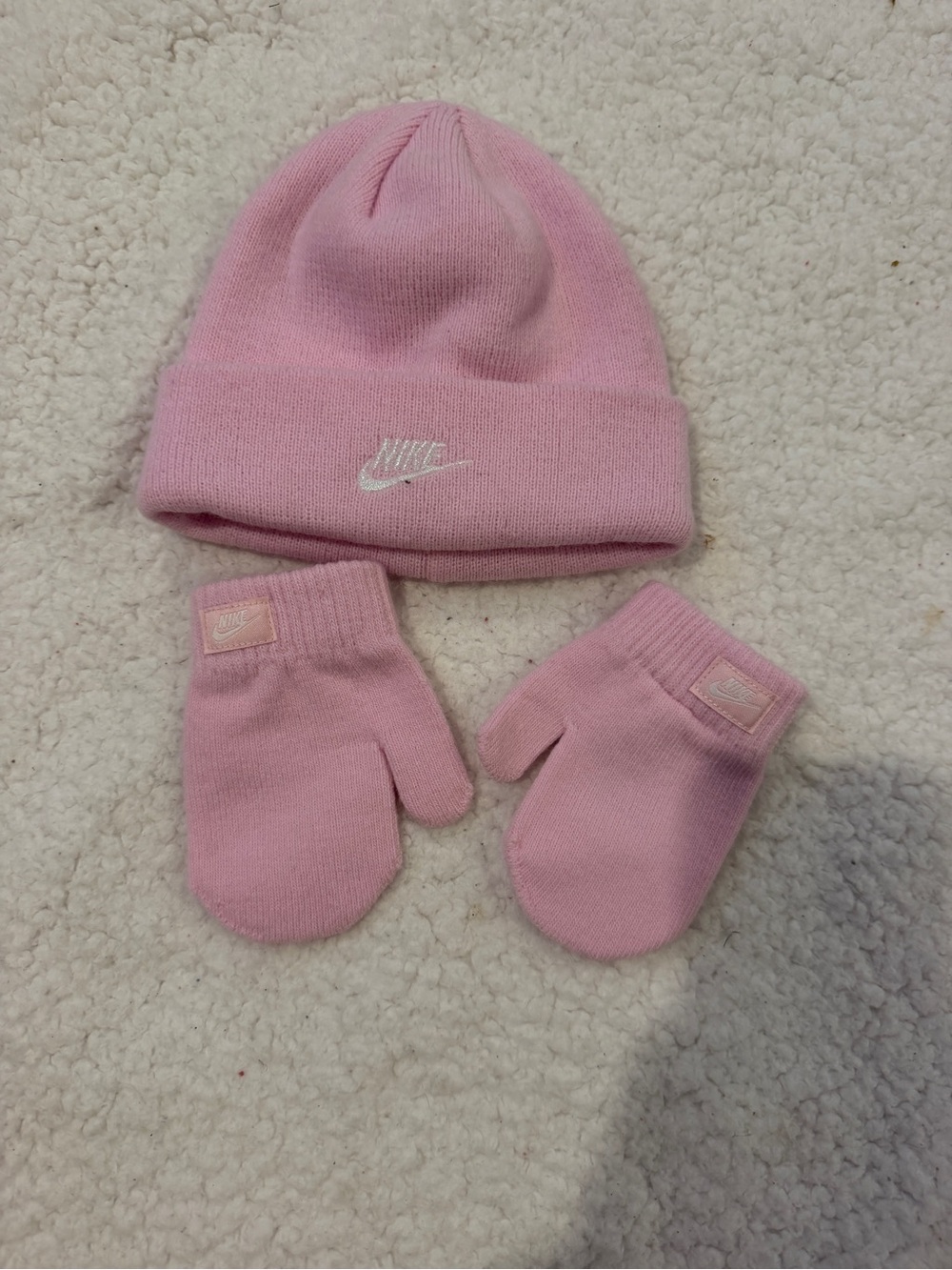Nike gloves and hat